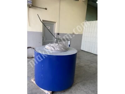 300 Kg Aluminum Melting Furnace With Revision