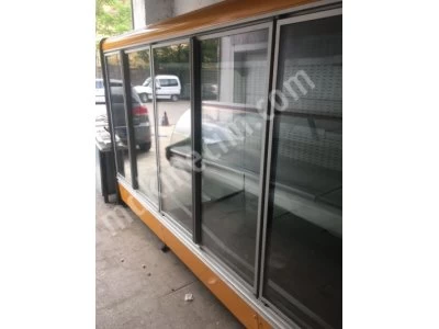 4 Meter Nurdil Brand Lidded Milk Bottle Cooler Cabinet