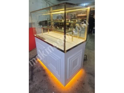 Mb1 Cascading Chocolate Display Showcase