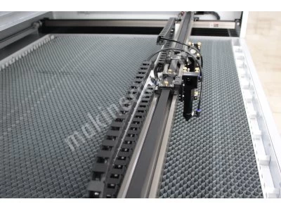 Lazer Kesim ve Kazıma Makinesi 150Wat 1000X1700Mm