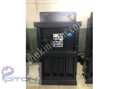Vertical Bale Press Machine with 250 Kg Capacity