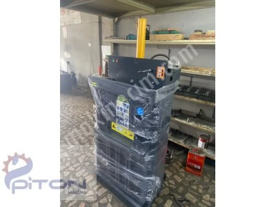Vertical Bale Press Machine with 250 Kg Capacity