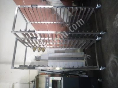 Pan Trolley With 16 Shelves For Carrying Chrome