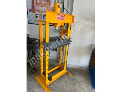 Halim Usta Hidroliksan Manuel 30 Ton Hidrolik Pres