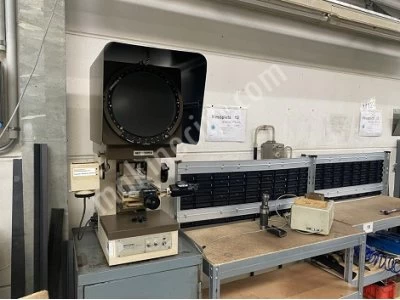 Profile Projector Measuring Machine