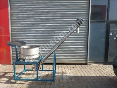 Product Feeding Sieve With Auger