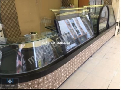 Yaş Pasta Kuru Pasta Poğaça Börek Tatlı Simit Börek Dolabı