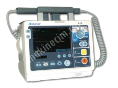 D-100 Defibrillator