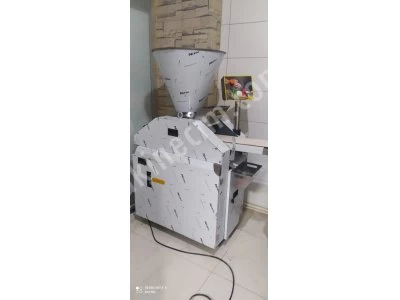 Dough Cutting and Weighing Machine