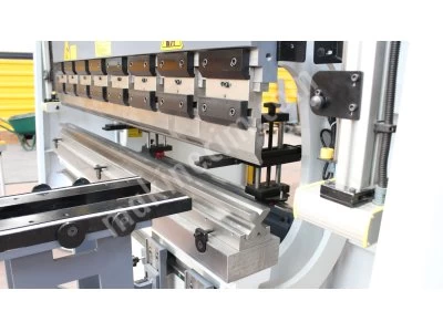 Hilalsan 1,5 Metre 70 Ton Cnc Abkant Pres