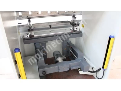 Hilalsan 1,5 Metre 70 Ton Cnc Abkant Pres