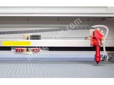 Çift Kafa 160X100 Cm Kesim Alanı 130-150W Co2 Lazer Kesim Makinesi
