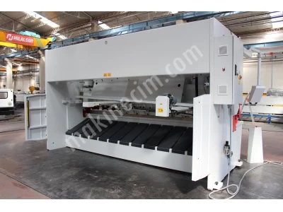 Hilalsan 4 Metre 16Mm Cnc Açı Ayarlı Giyotin Makas
