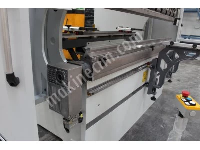 Hilalsan 2 Metre 60 Ton 4 Eksen Cnc Abkant Pres