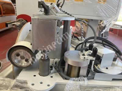 Oz-Mak Otomatik Eğri Kenar Bantlama Makinası Vakumlu Robotlu