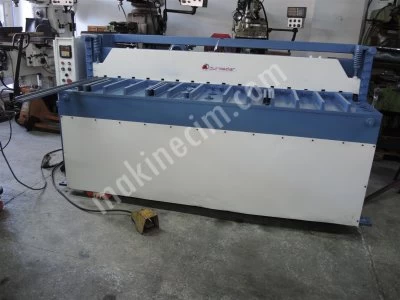 Satılık Durmazlar 2 Metre 3 Mm Nc Kontrollü Redüktörlü Giyotin Makas