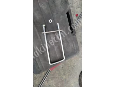 Seyyar-Mobil Rampa Izgara Bağlantı Elemanları, Kelepçe Bağlantı Elemanı, M Bağlantı Elemanı