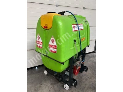 Asılır Tip Tarla Pulverizatörü 800 Litre 12 Mt Kanat