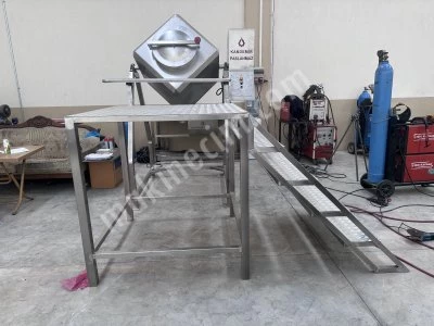 Cube Powder Mixer