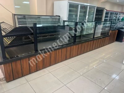 2.El Yaşpasta Kuru Pasta Böreklik Poğaça Simit Ekmek Dolabı