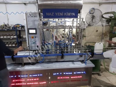 Sıvı Sabun Şampuan Deterjan Dolum Kapaklama Etiketleme Makinası 4 Nozul Yarı Otomatik