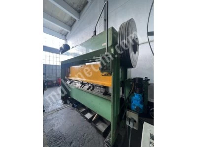İlke Makina'dan 200 Ton 3000X300 Tabla İspanyolet Pres