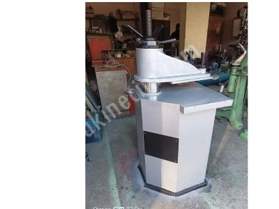 Döner Kafa Hidrolik Kesim Presi Tela Gömlek Yaka Kesme Presi