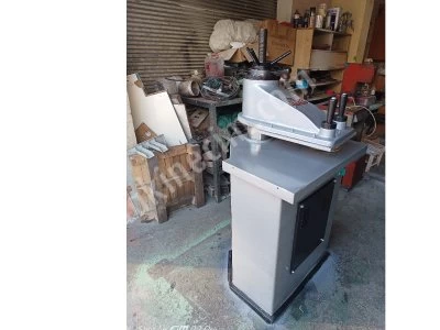 Döner Kafa Hidrolik Kesim Presi Tela Gömlek Yaka Kesme Presi