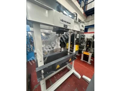 İlke Makina'dan 100 Ton Gezer Kafa Hidrolik Atölye Presi