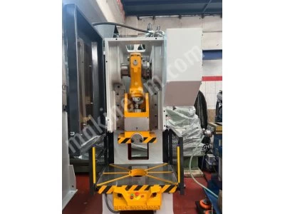 İlke Makina'dan 60 Ton Hava Kavramalı Eksantrik Pres Makinası