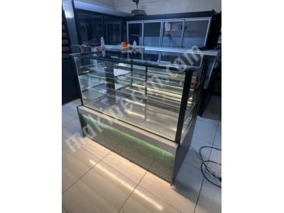 Pastane Yaş Pasta Kuru Pasta Çikolata Sütlü Tatlı Vitrin Dolabı