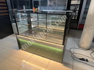 Pastane Yaş Pasta Kuru Pasta Çikolata Sütlü Tatlı Vitrin Dolabı