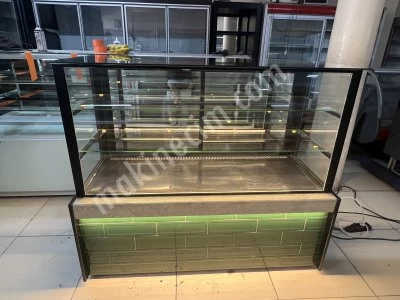 Pastane Yaş Pasta Kuru Pasta Çikolata Sütlü Tatlı Vitrin Dolabı