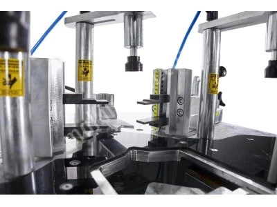 Pnoumatic Aluminum Corner Crimping Machine