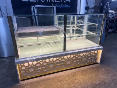Pastane Ekler Kuru Pasta Yaş Pasta Tatlı Çikolata Vitrin Dolabı