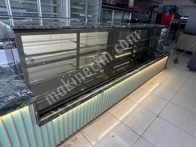Pastane Ekler Kuru Pasta Yaş Pasta Tatlı Çikolata Vitrin Dolabı