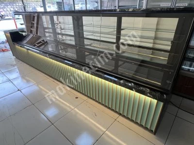 Pastane Ekler Kuru Pasta Yaş Pasta Tatlı Çikolata Vitrin Dolabı