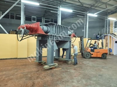 Parçalayıcı Metal