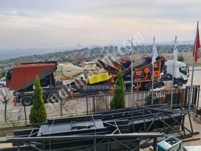 60-80 T/S Capacity Mobile Jaw Crushing and Screening Plant (Mobile Crushing Plant)