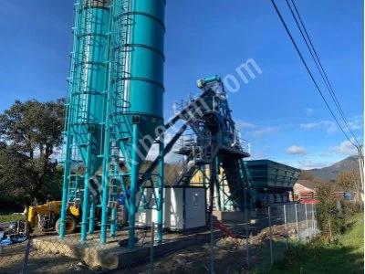 100 M3 Kapasiteli Kompakt Beton Santrali Geniş Kapasite Seçenekleri
