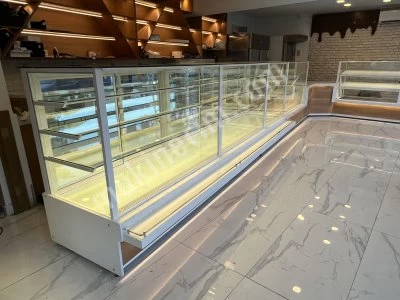 Pastane Ekler Kuru Pasta Yaş Pasta Tatlı Çikolata Meze Vitrin Dolabı