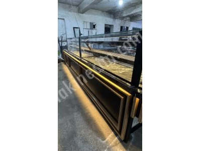Pastane Ekler Kuru Pasta Yaş Pasta Tatlı Çikolata Meze Unlu Mamüller Poğaça Börek Tatlı Vitrin Dolap