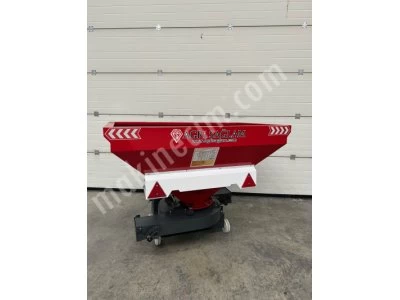 600 Litre Ağaçarası Gübre Serpme Makinesi