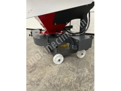 600 Litre Ağaçarası Gübre Serpme Makinesi