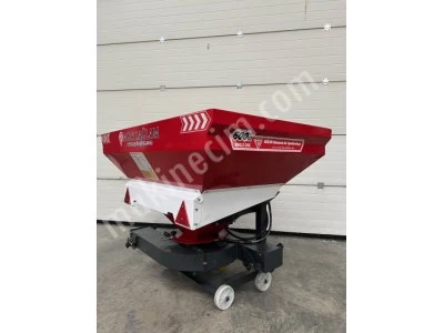 600 Litre Ağaçarası Gübre Serpme Makinesi