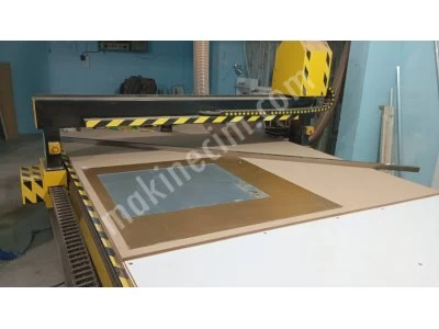Spincat 5,5Kw Spindle 400Cm X 210Cm Table 3 Axis Servo Motor