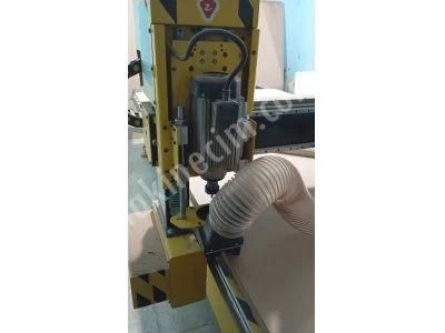 Spincat 5,5Kw Spindle 400Cm X 210Cm Table 3 Axis Servo Motor