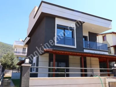 Özdere.De Geneş Bahçeli Ful Denize Manzarlı Lükx Satılık 3+1 Villa