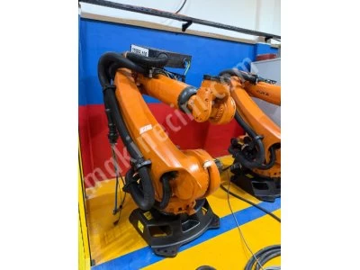 Kuka Robot Kr 240 Krc4 2014 Model Erişim Kapasitesi : 2900 Mm  Taşıma Kapasitesi : 240Kg