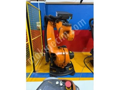 Kuka Robot Kr 240 Krc4 2014 Model Erişim Kapasitesi : 2900 Mm  Taşıma Kapasitesi : 240Kg